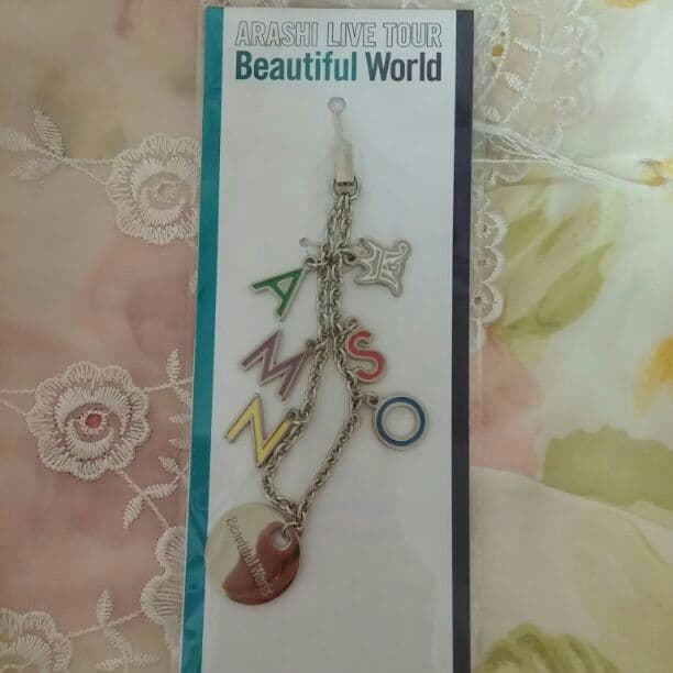 スマホ  ストラップ