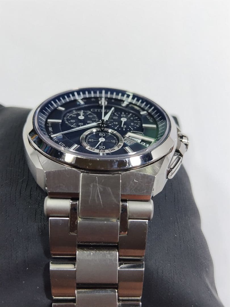 シチズンアテッサ　ダイレクトフライト　エコドライブ　電波時計　軽量チタン製