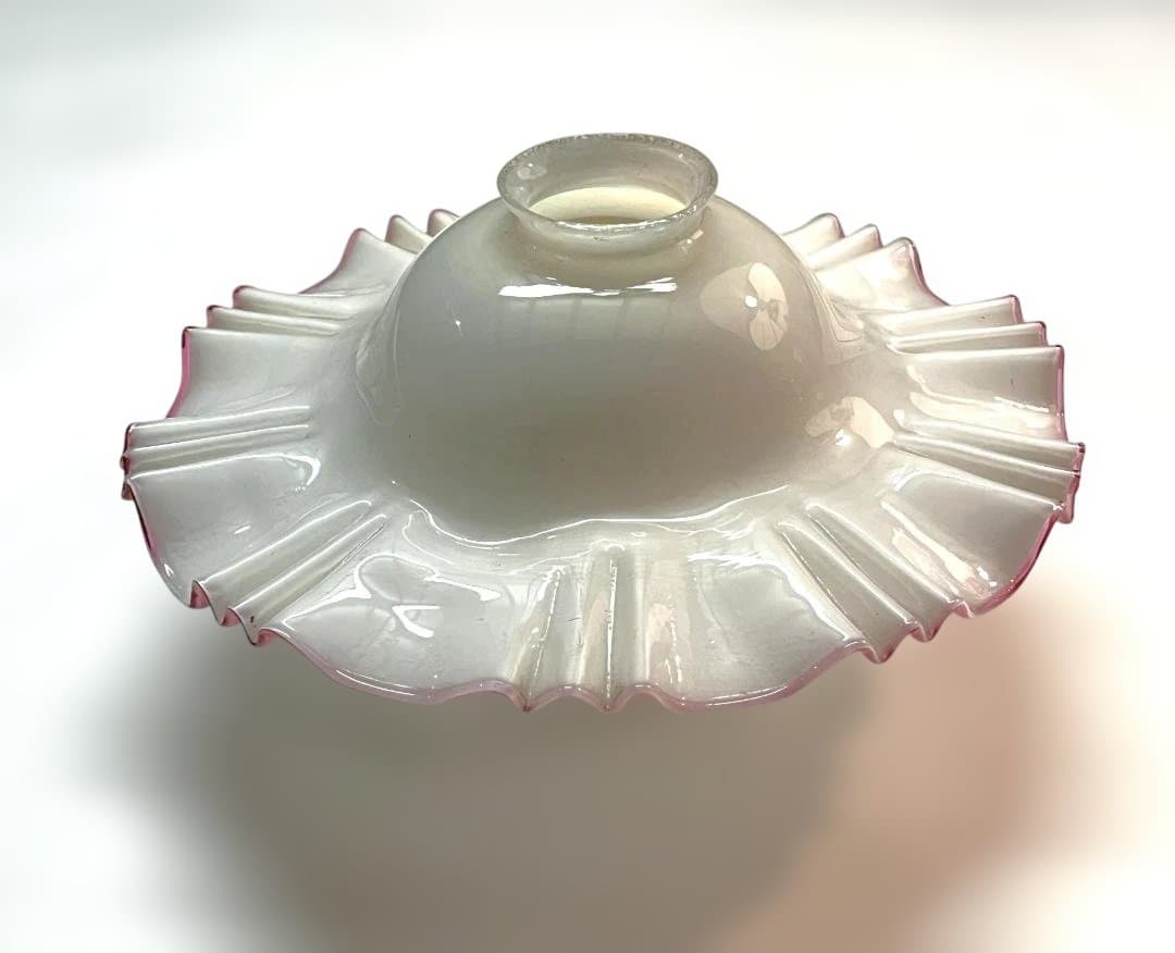 アンティーク ミルクガラス ランプシェード　縁赤フリル　明治~大正