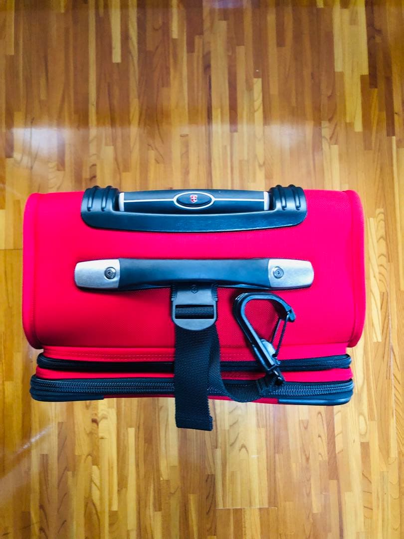 VICTORINOX　ヴィクトリノックス　キャリーカート スーツケース　赤色