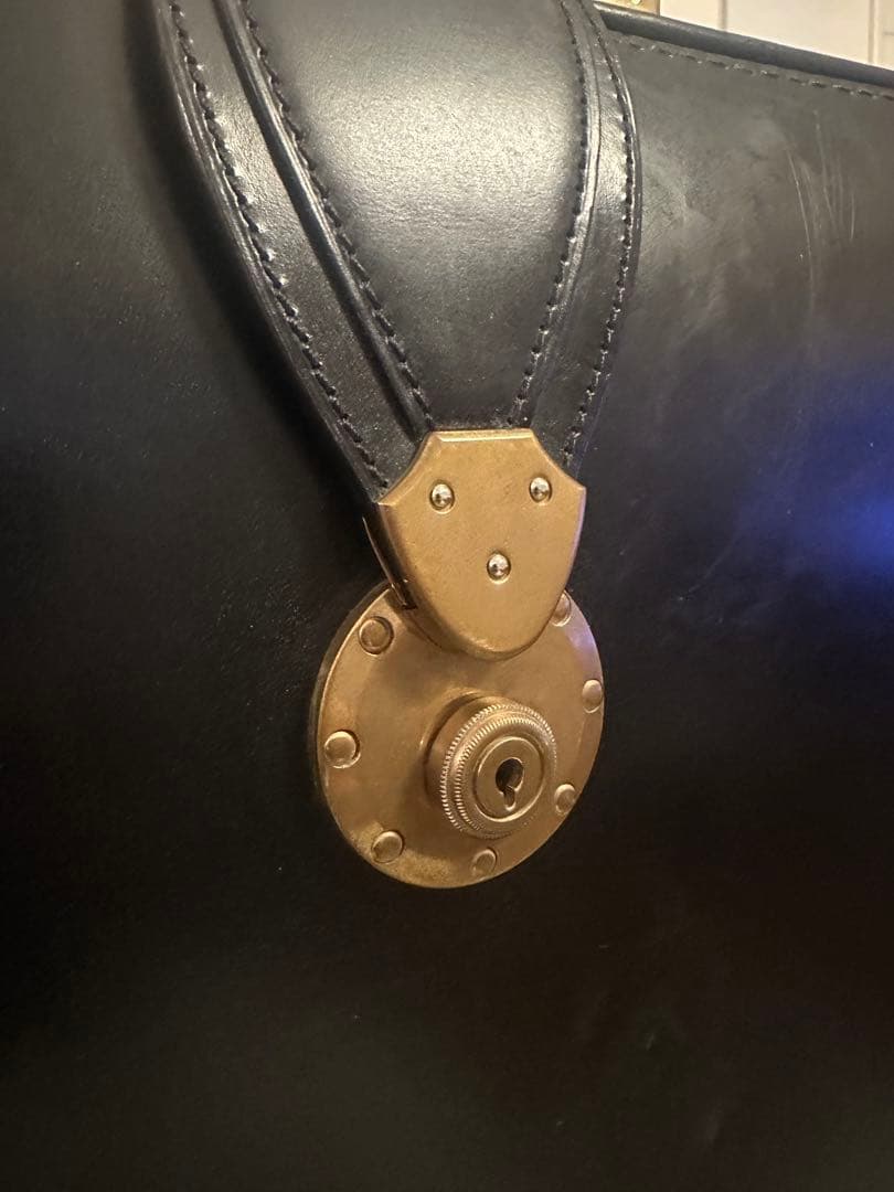 土屋鞄⭐️現行ロゴ‼️ダレスバック⭐️人気ブラック‼️定価160,000円⭐️