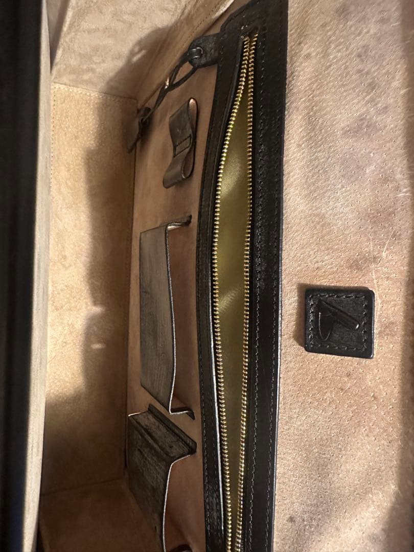 土屋鞄⭐️現行ロゴ‼️ダレスバック⭐️人気ブラック‼️定価160,000円⭐️