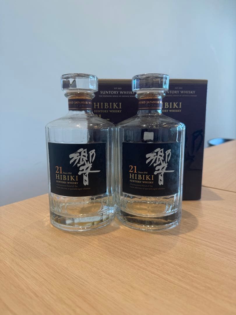 Hibiki 21年 サントリーウイスキー ガラス瓶、箱付き