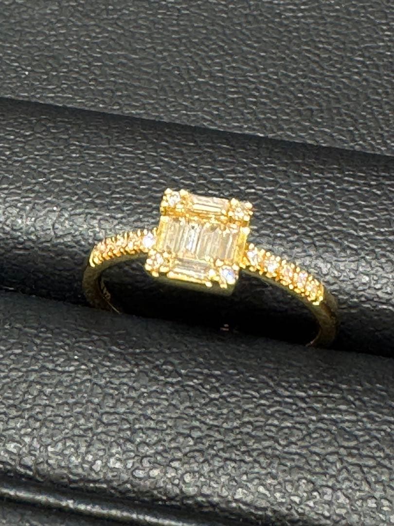 ベルシオラ　バゲットカットダイヤモンドリング　９号