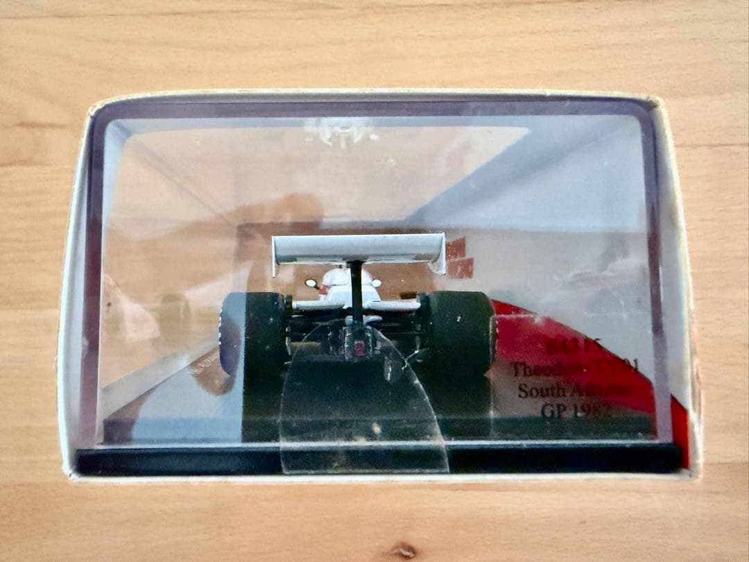 Spark 1/43 セオドール TY01 南アフリカGP 1982 ミニカー