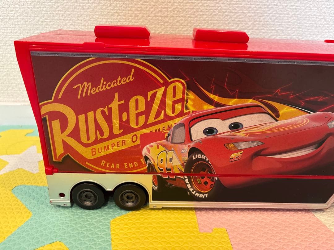 カーズ　トミカ　たくさんのせよう！大きなマック(カーズ3タイプ)
