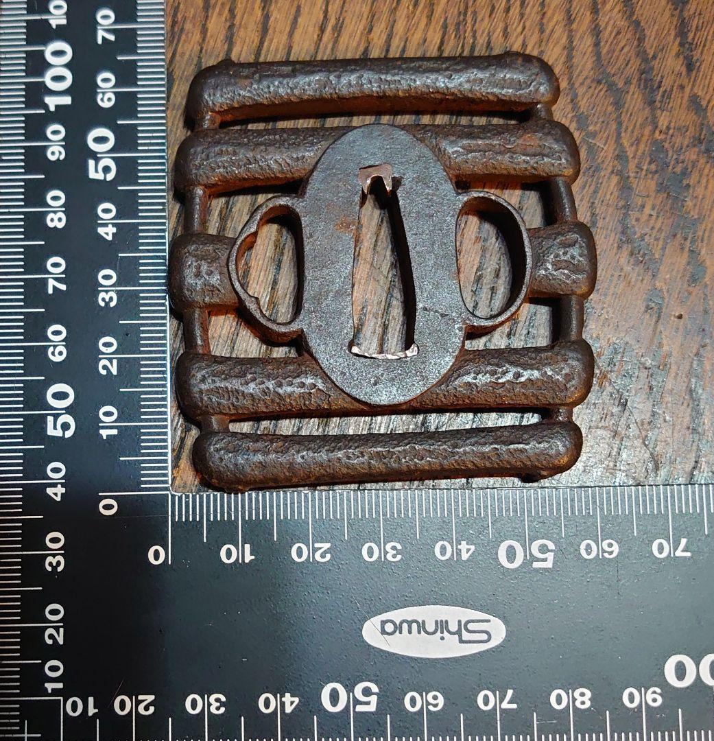 国次『干海鼠(ほしなまこ)透鍔 無銘 鉄地』横6cm 縦6.3 厚さ5.9