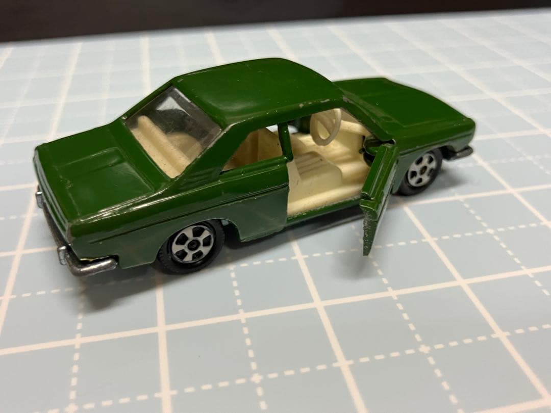 ｍ*J様 トミカ　ニッサン　ブルーバードSSS クーペ