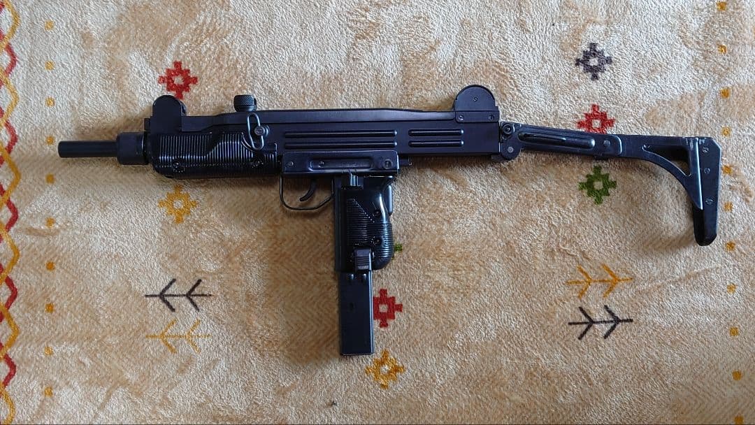 MARUSHIN UZI サブマシンガン