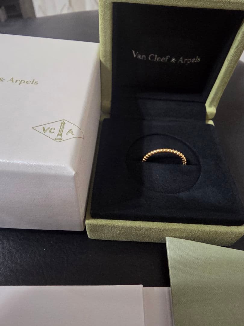 Van Cleef & Arpels 　ペルレリングSM　YG 56