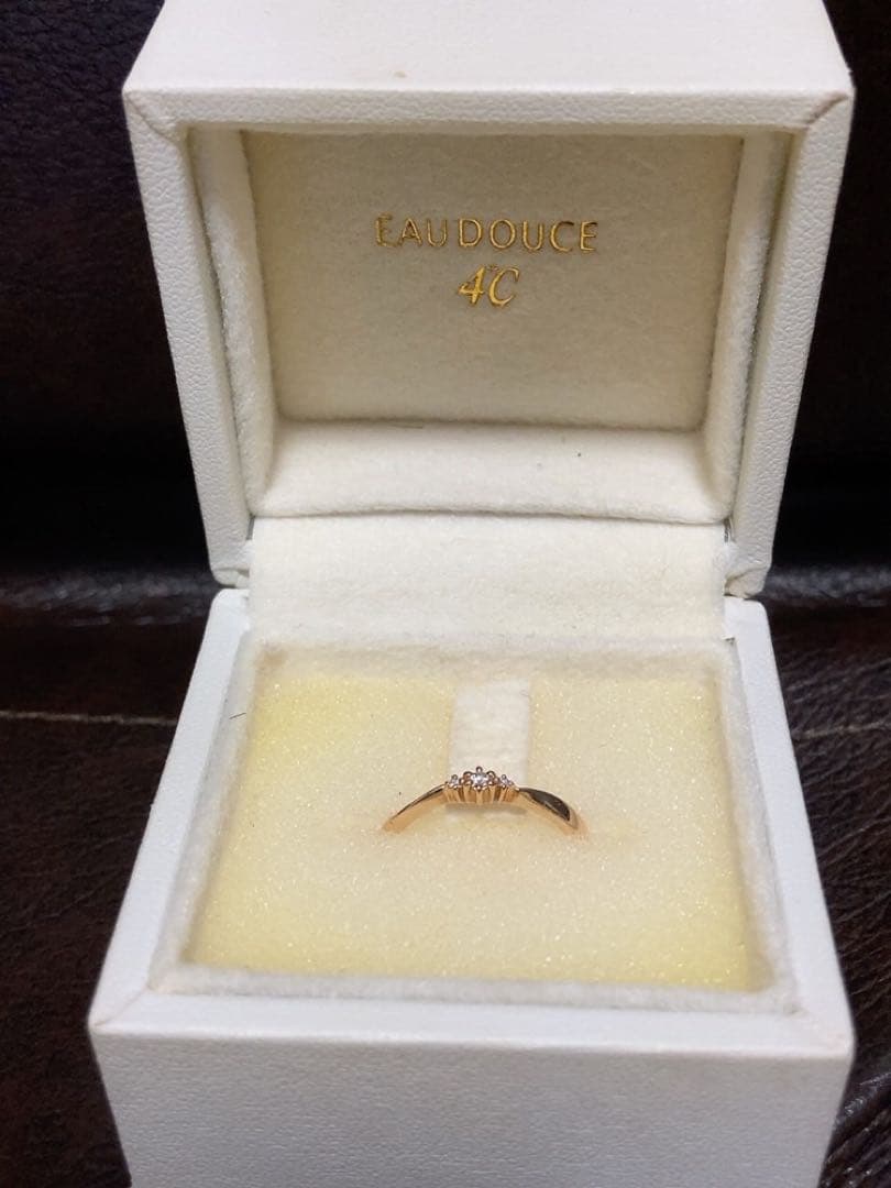 （美品）ローズゴールド ダイヤモンドリング 3石