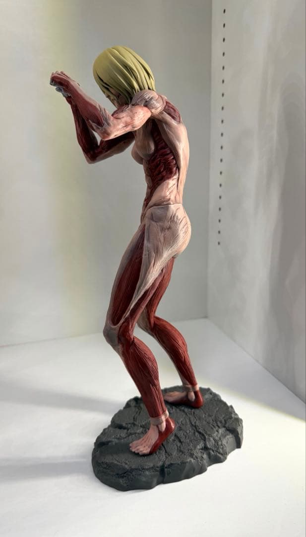 一番くじ 進撃の巨人 〜壁の外の世界〜 A賞 女型の巨人 フィギュア