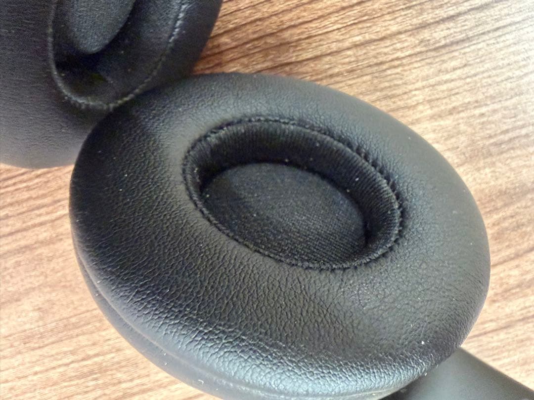 Beats solo4ブラック ワイヤレスヘッドホン