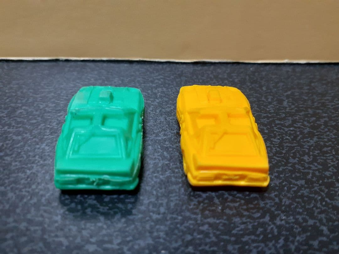 スーパーカー消しゴム 死喰魔V8Z カルフォルニアシルエット 緑 黄