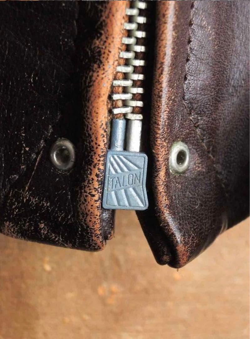 ジョーマッコイズのホースハイドシングルライダース