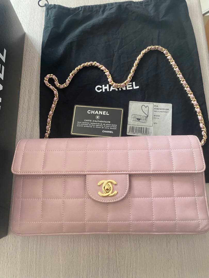 LA購入　CHANEL チョコバー　かわいいカジュアル　チェーンバッグ