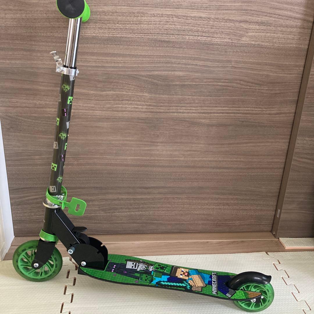 送料込み‼️ほぼ未使用‼️限定品‼️マインクラフト　光る‼️キッズスクーター