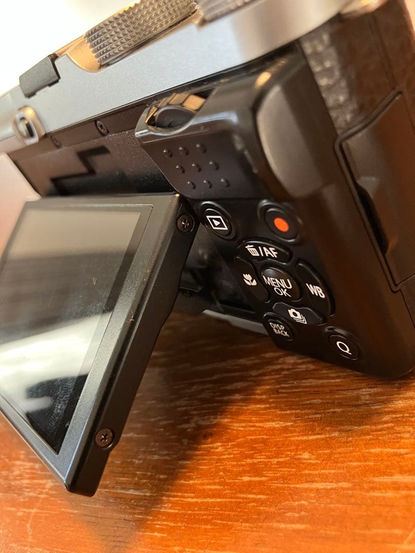 【SALE】稼働品 FUJIFILM X-A1 ズームレンズ 充電器付