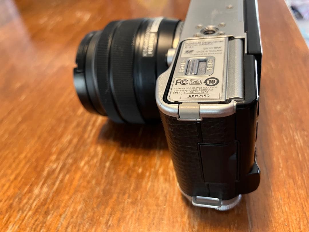 【SALE】稼働品 FUJIFILM X-A1 ズームレンズ 充電器付