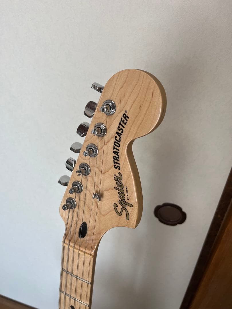 squier STRATOCASTER エレキギター＋スタンド＋ケーブルセット