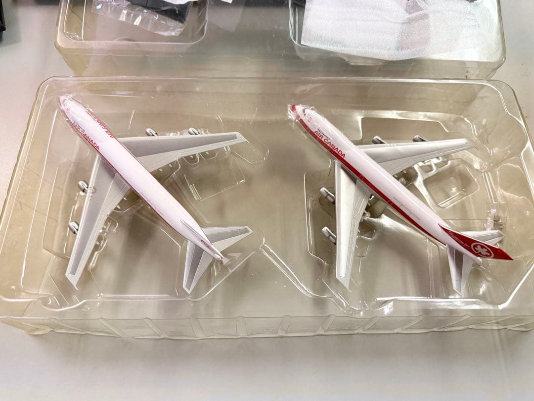 AIR  B747-233 2機　Dragon Wings