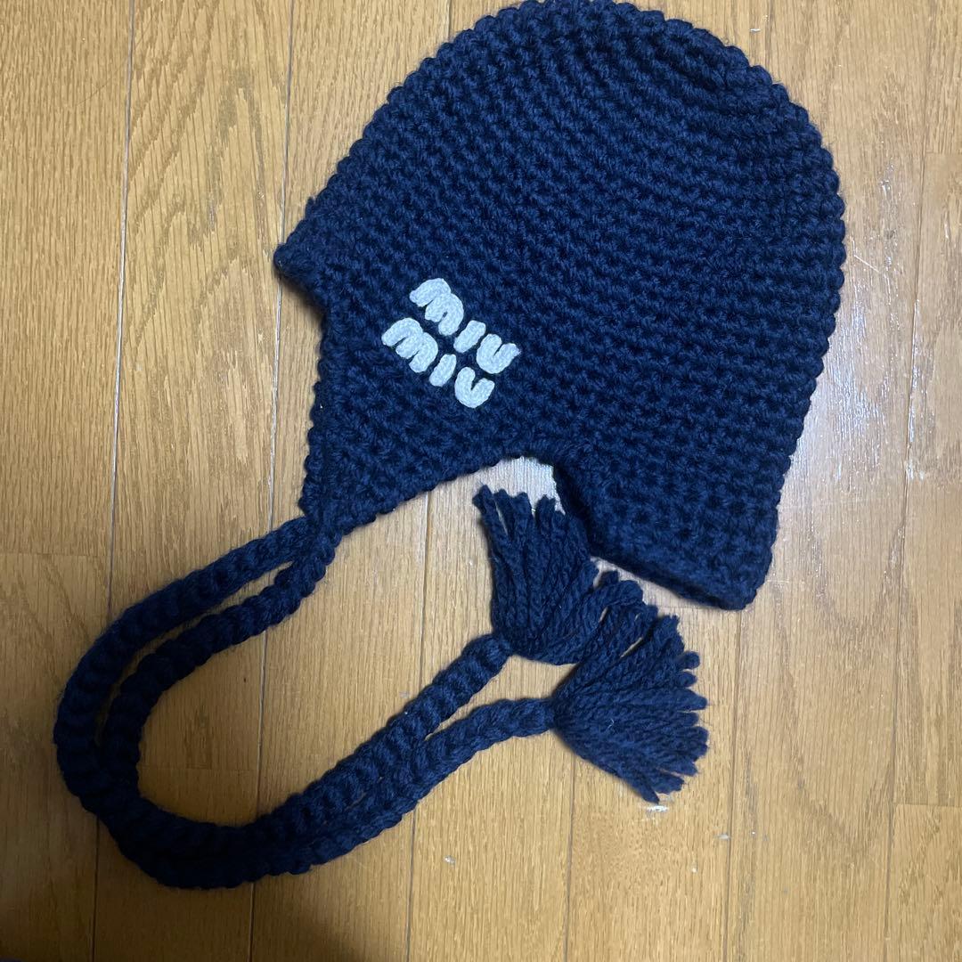 miumiuのニット帽です