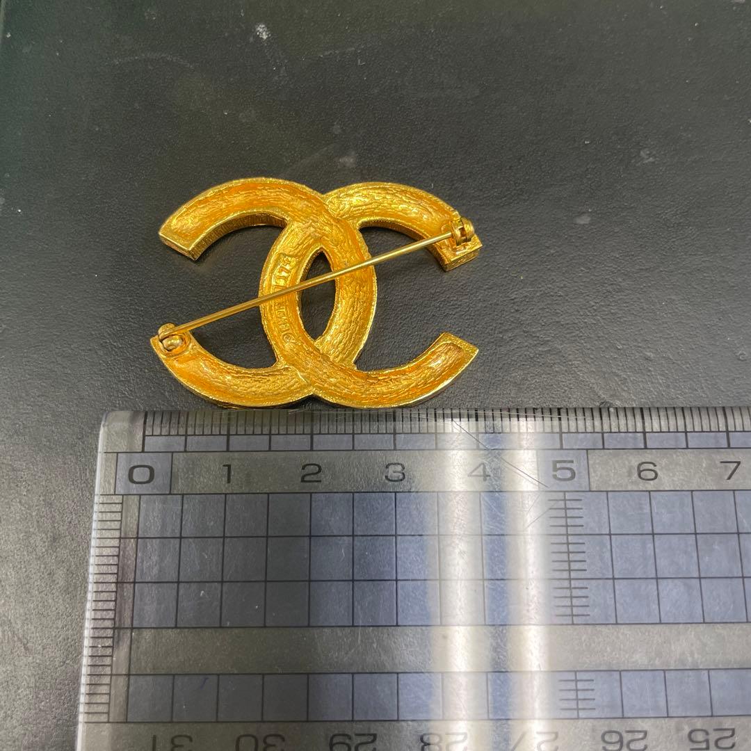 ヨ*◉様 CHANEL CCロゴ ブローチ ゴールドトーン