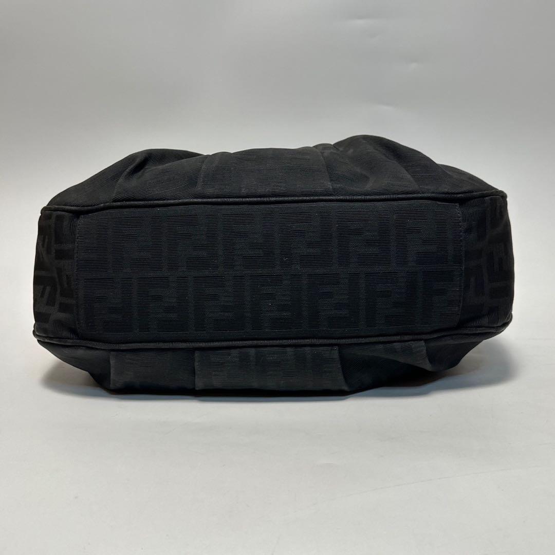 t78 保存袋　Gカード付　フェンディ　ズッカ　ミア　チェーン　ハンドバッグ