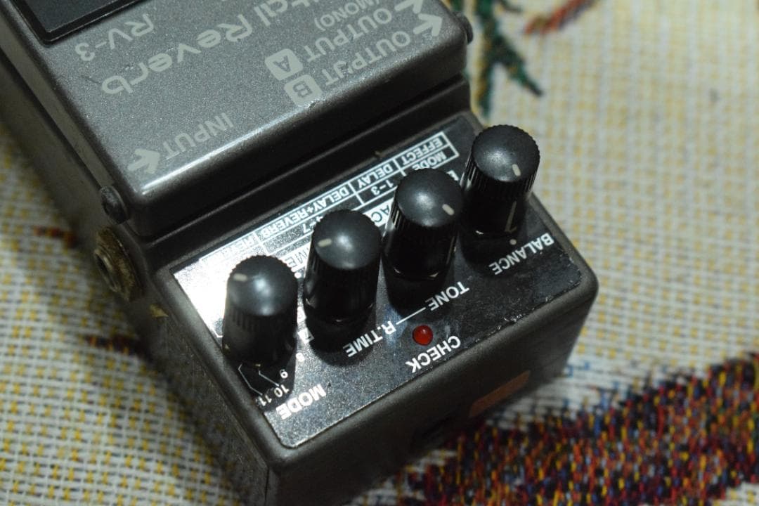 BOSS RV-3 Digital Reverb / Delay 台湾製