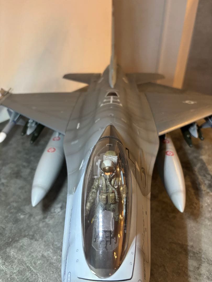 エリートフォース　F-16fighting falcon1/18