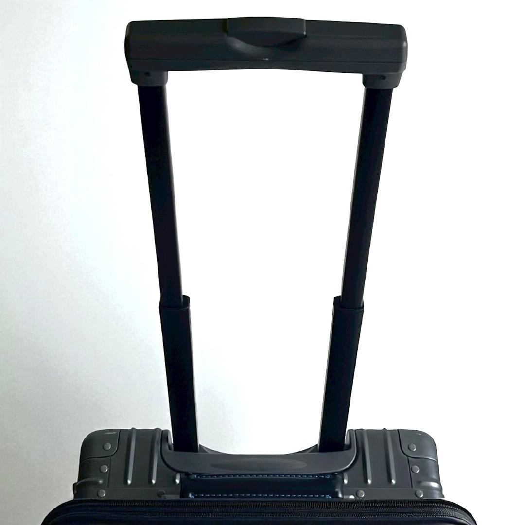 【希少 ガンメタ調】イノベーター 4輪アルミスーツケース36L 機内持ち込み