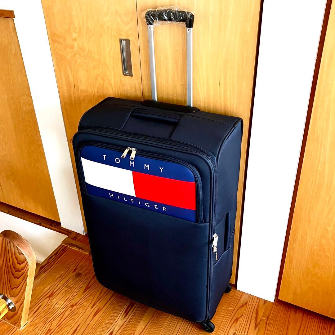 日本未入荷　  紺　キャリーケース　スーツケース