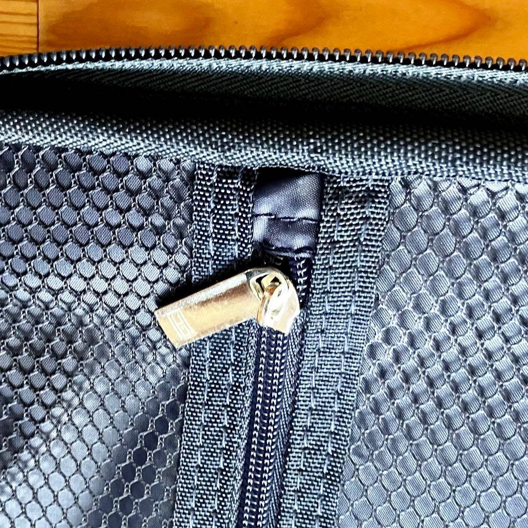 日本未入荷　  紺　キャリーケース　スーツケース