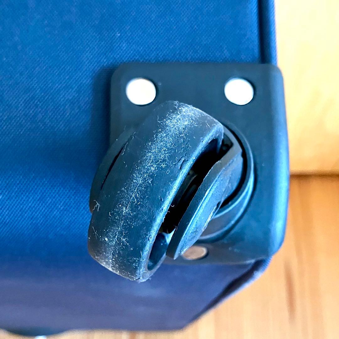 日本未入荷　  紺　キャリーケース　スーツケース