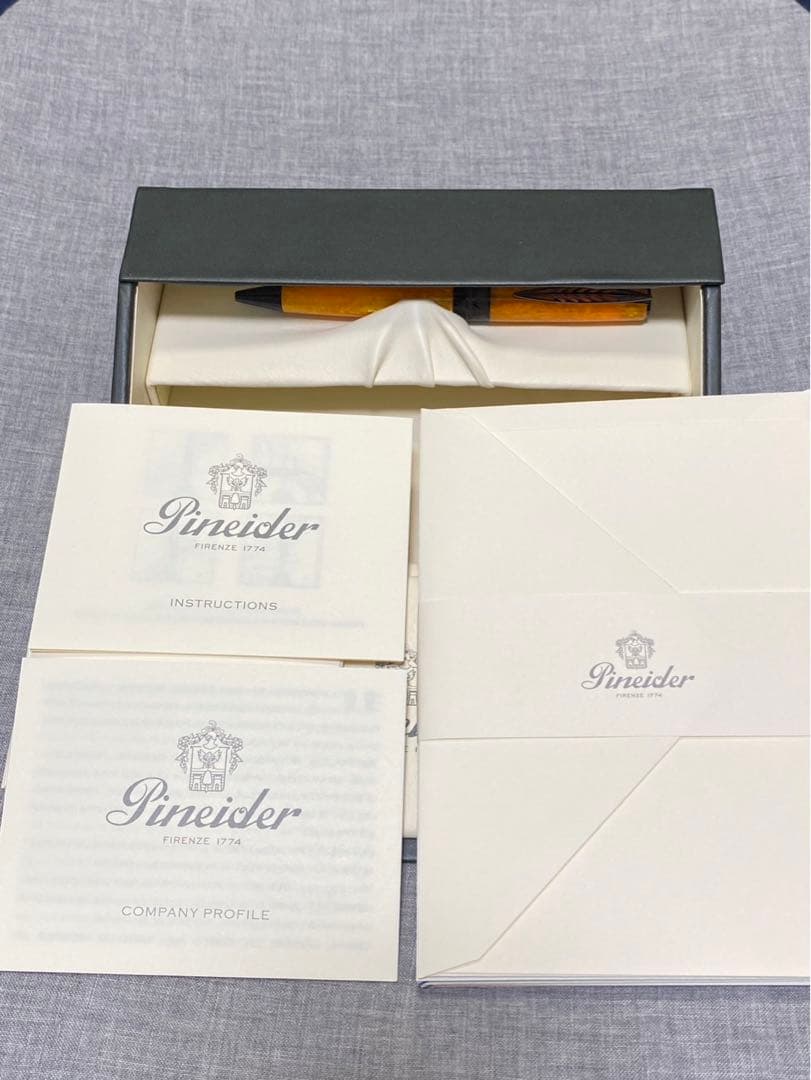 胡桃　ピナイダー ボールペン ラ・グランデ ベレッツァ ロックジャッロ