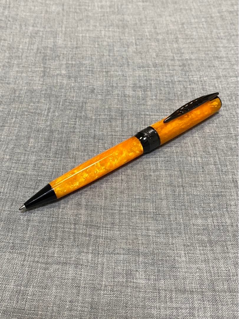 胡桃　ピナイダー ボールペン ラ・グランデ ベレッツァ ロックジャッロ