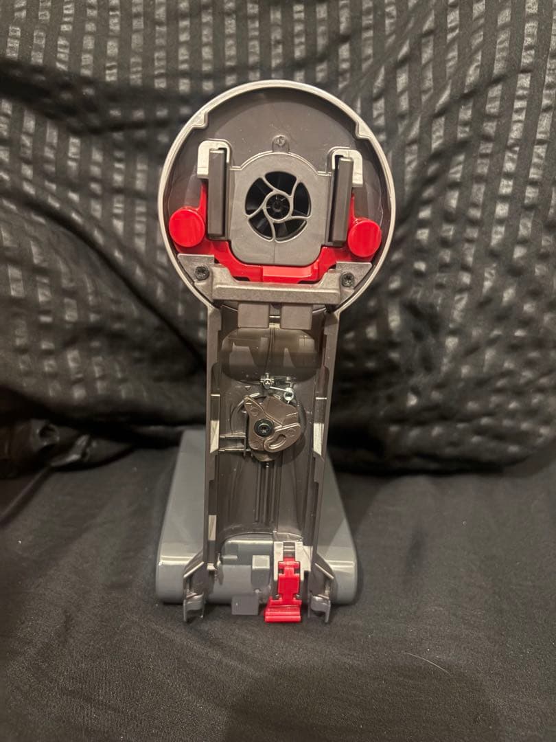 美品！洗浄済みだから、すぐ使えます！ガンメタリックの#ダイソン#V7セット