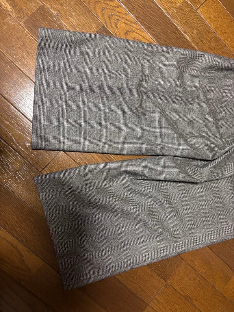 パパス今シーズンのタグ付きグレンチェックのパンツ