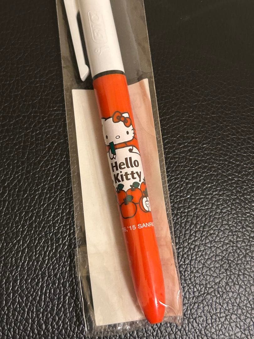 【未開封】ハローキティ BIC サンリオコラボ 4色ボールペン 新品未使用 赤