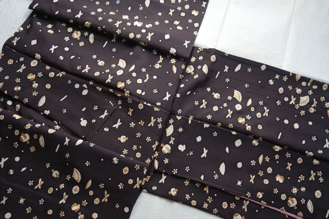 正絹　小紋　墨色　宝尽くしに梅