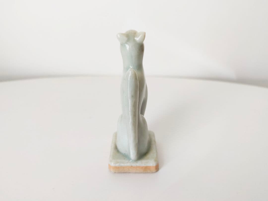 珍品、白磁、青磁 陶器の稲荷、狐 仏教美術 奉納、骨董 古伊万里?瀬戸?呪物