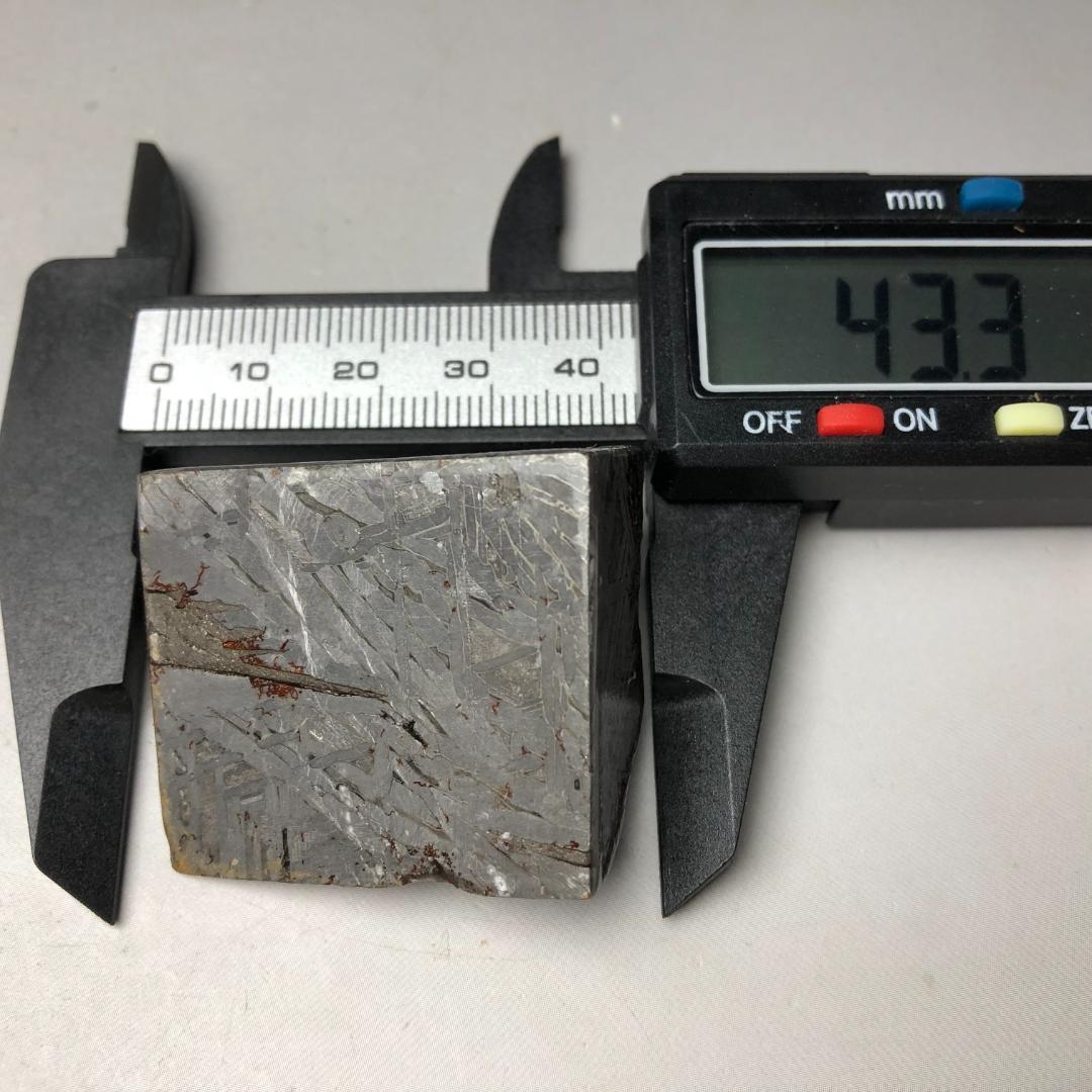 草*真様 隕石 鉄隕石　アルタイ隕石　外皮付き　ナチュラル 重さ約120ｇ　ケー