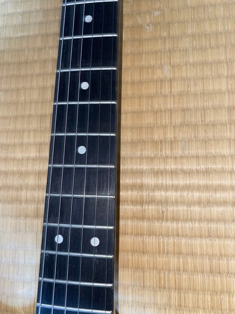 エレキギター アイボリー 3ピックアップ　その他道具全部セット。