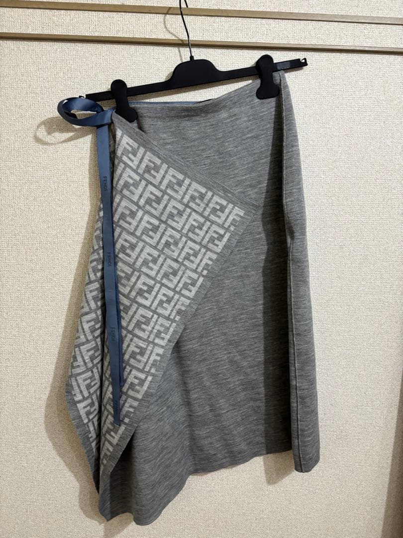 FENDI グレー ひざ丈スカート 38
