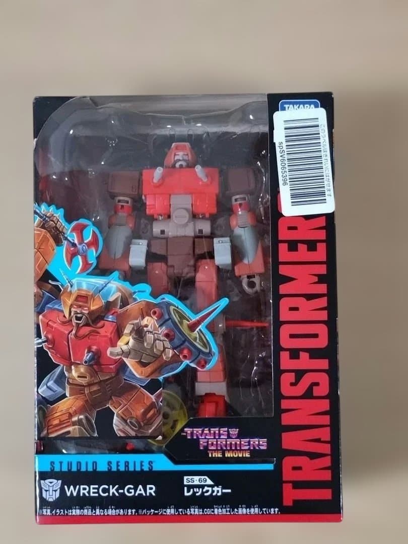 レックガー付き新品トランスフォーマー オプティマスプライムwithトレーラー