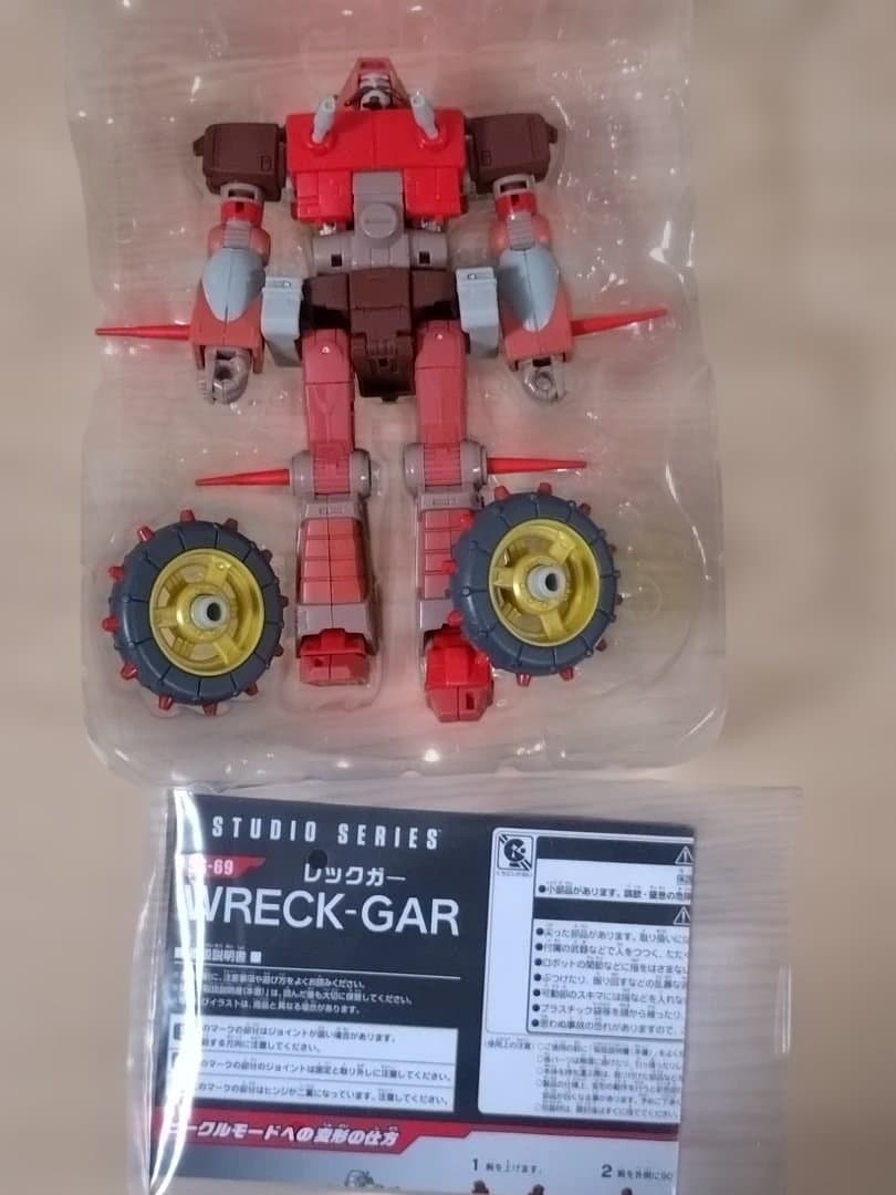 レックガー付き新品トランスフォーマー オプティマスプライムwithトレーラー