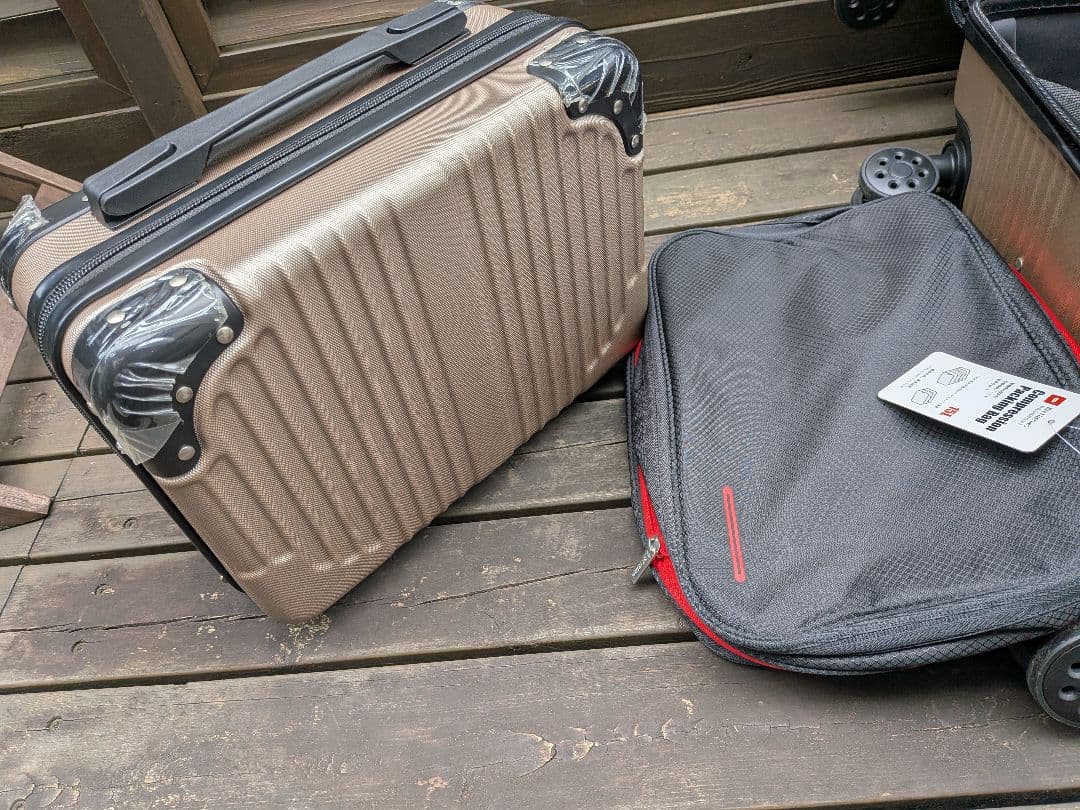 スーツケース　未使用保管品　サブバッグ２個付き