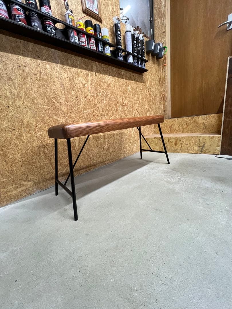 ブラウン木製ベンチ・スチール脚