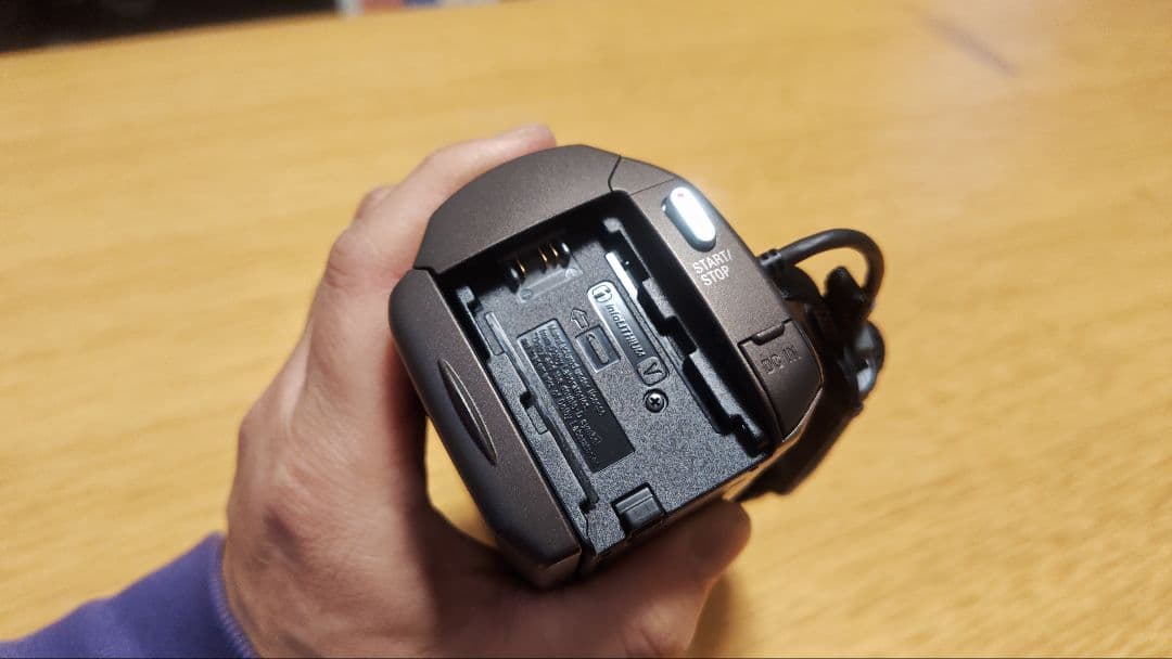 kiyo　ビデオカメラ　HDR-CX680　バッテリー　充電器付属