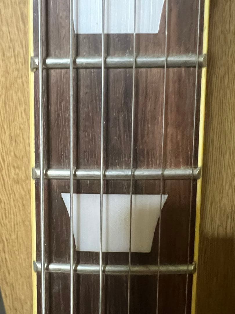 ★メルカリ市セール★ レスポールスタンダードタイプ　ギター　ハニーバースト